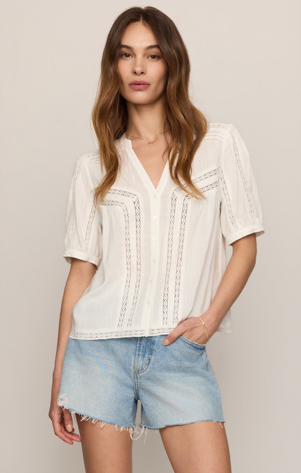 ZT262133_WHT_FRONT